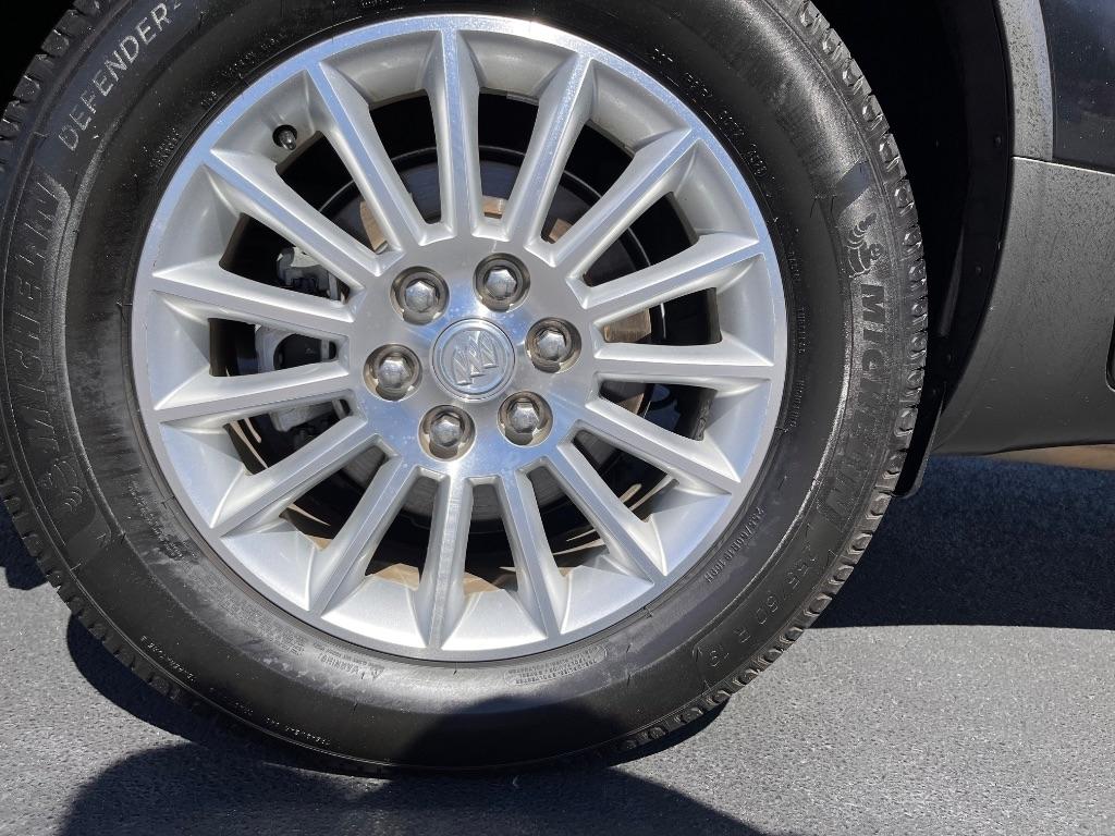 Buick Enclave FWD 4dr Leather 2012