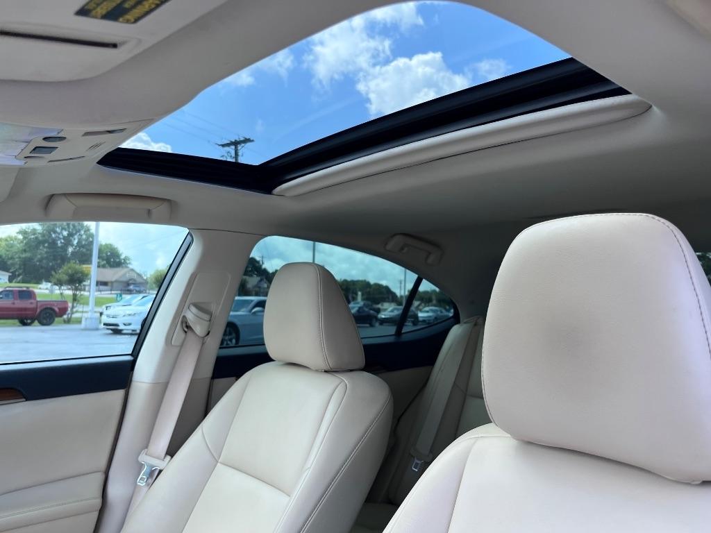 Lexus ES 300h 4dr Sdn Hybrid 2014