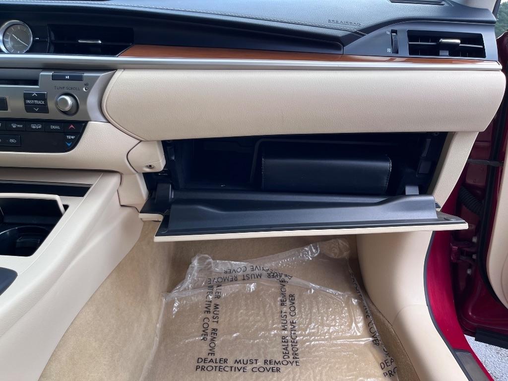 Lexus ES 300h 4dr Sdn Hybrid 2014