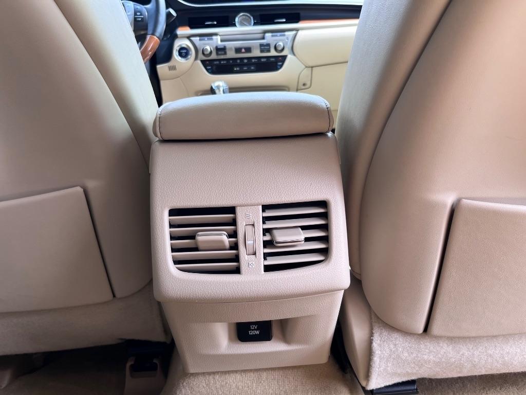 Lexus ES 300h 4dr Sdn Hybrid 2014