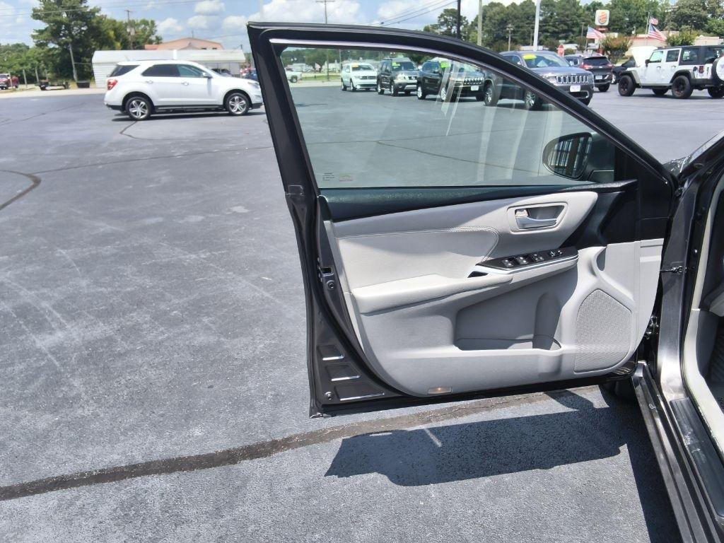 Toyota Camry 4dr Sdn V6 Auto XSE (Natl) 2015
