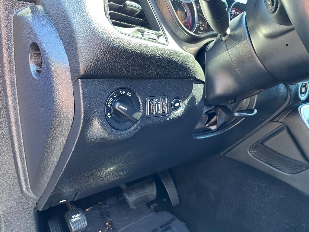 Dodge Challenger SXT RWD 2020