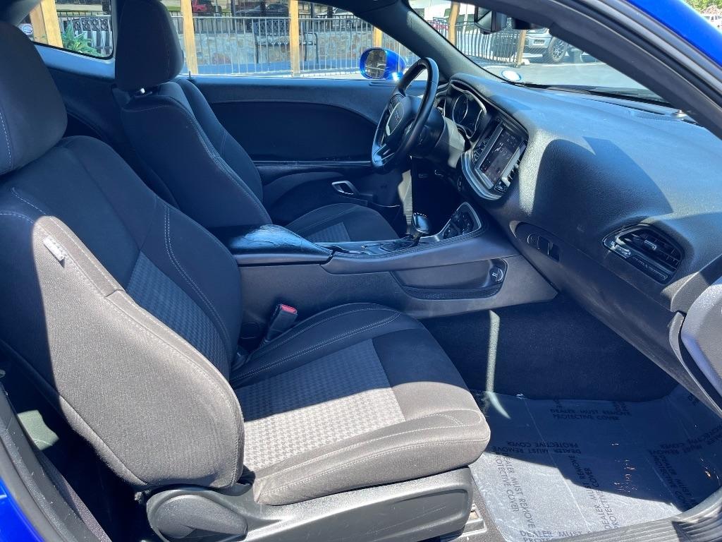 Dodge Challenger SXT RWD 2020