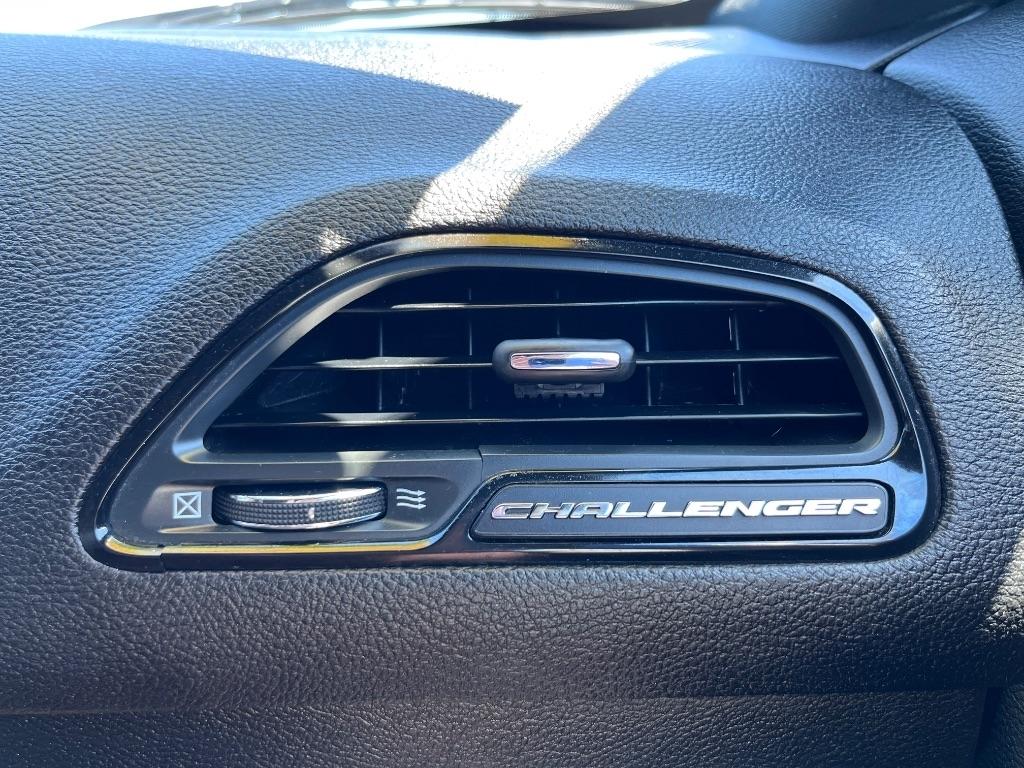 Dodge Challenger SXT RWD 2020