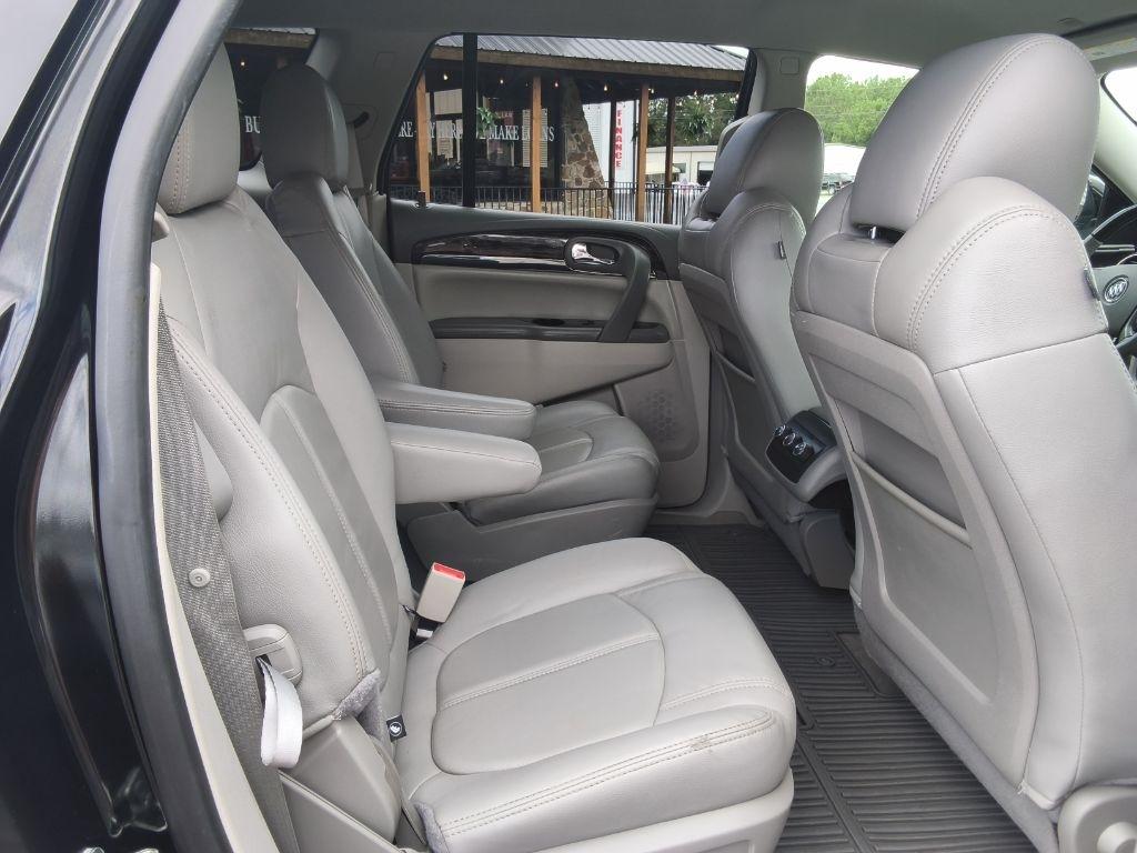 Buick Enclave FWD 4dr Convenience 2017