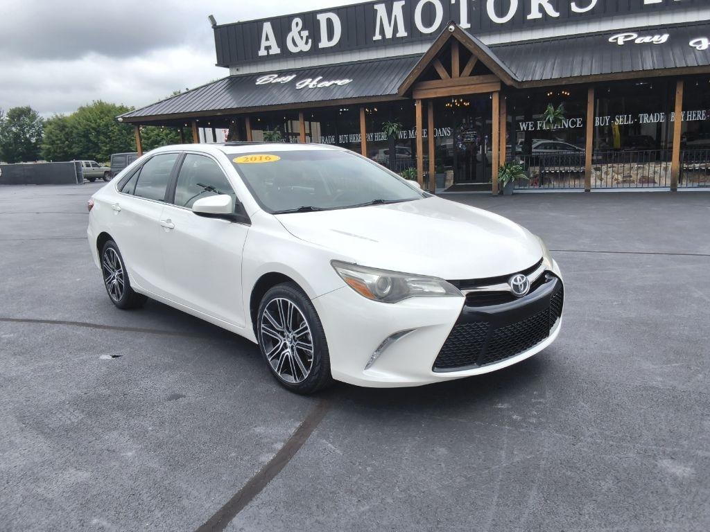 Toyota Camry 4dr Sdn I4 Auto SE w/Special Edition Pkg (Natl) 2016