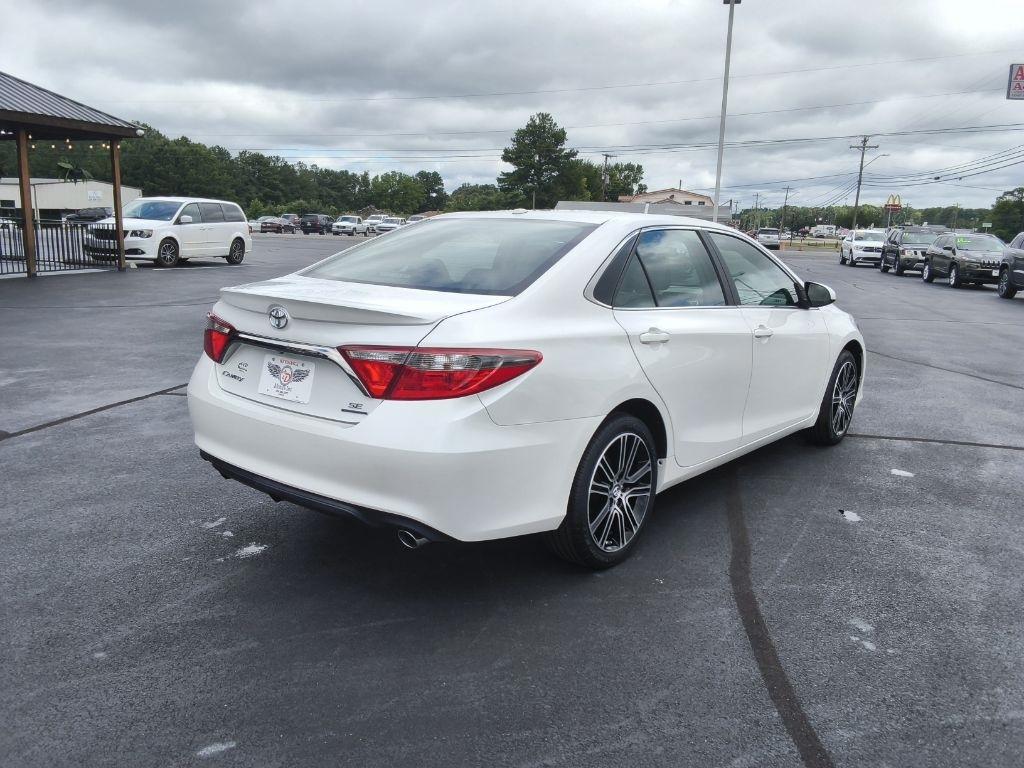 Toyota Camry 4dr Sdn I4 Auto SE w/Special Edition Pkg (Natl) 2016