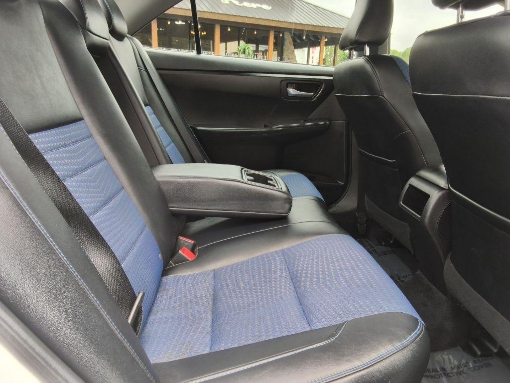Toyota Camry 4dr Sdn I4 Auto SE w/Special Edition Pkg (Natl) 2016