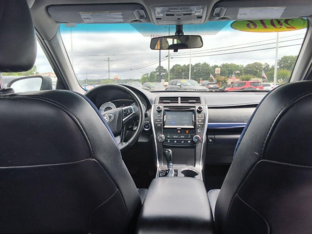 Toyota Camry 4dr Sdn I4 Auto SE w/Special Edition Pkg (Natl) 2016