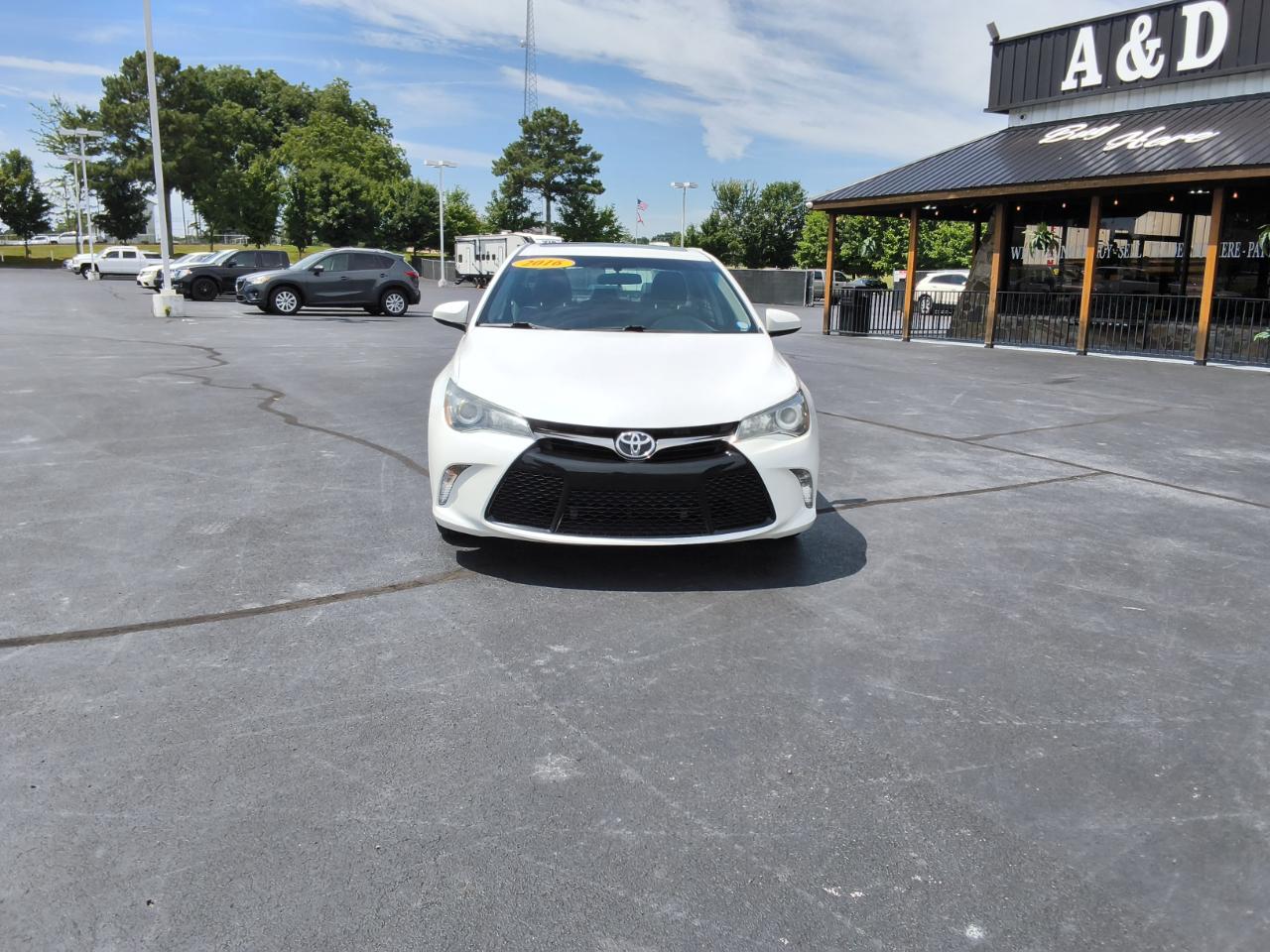 Toyota Camry 4dr Sdn I4 Auto SE w/Special Edition Pkg (Natl) 2016