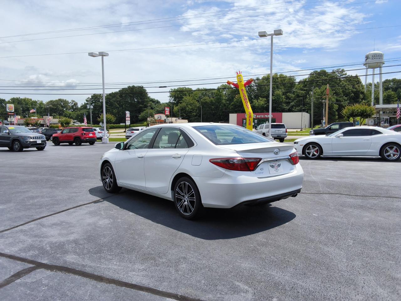 Toyota Camry 4dr Sdn I4 Auto SE w/Special Edition Pkg (Natl) 2016