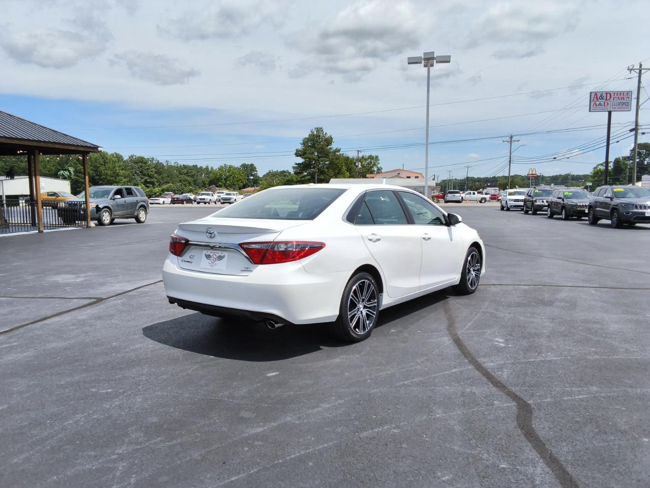 Toyota Camry 4dr Sdn I4 Auto SE w/Special Edition Pkg (Natl) 2016