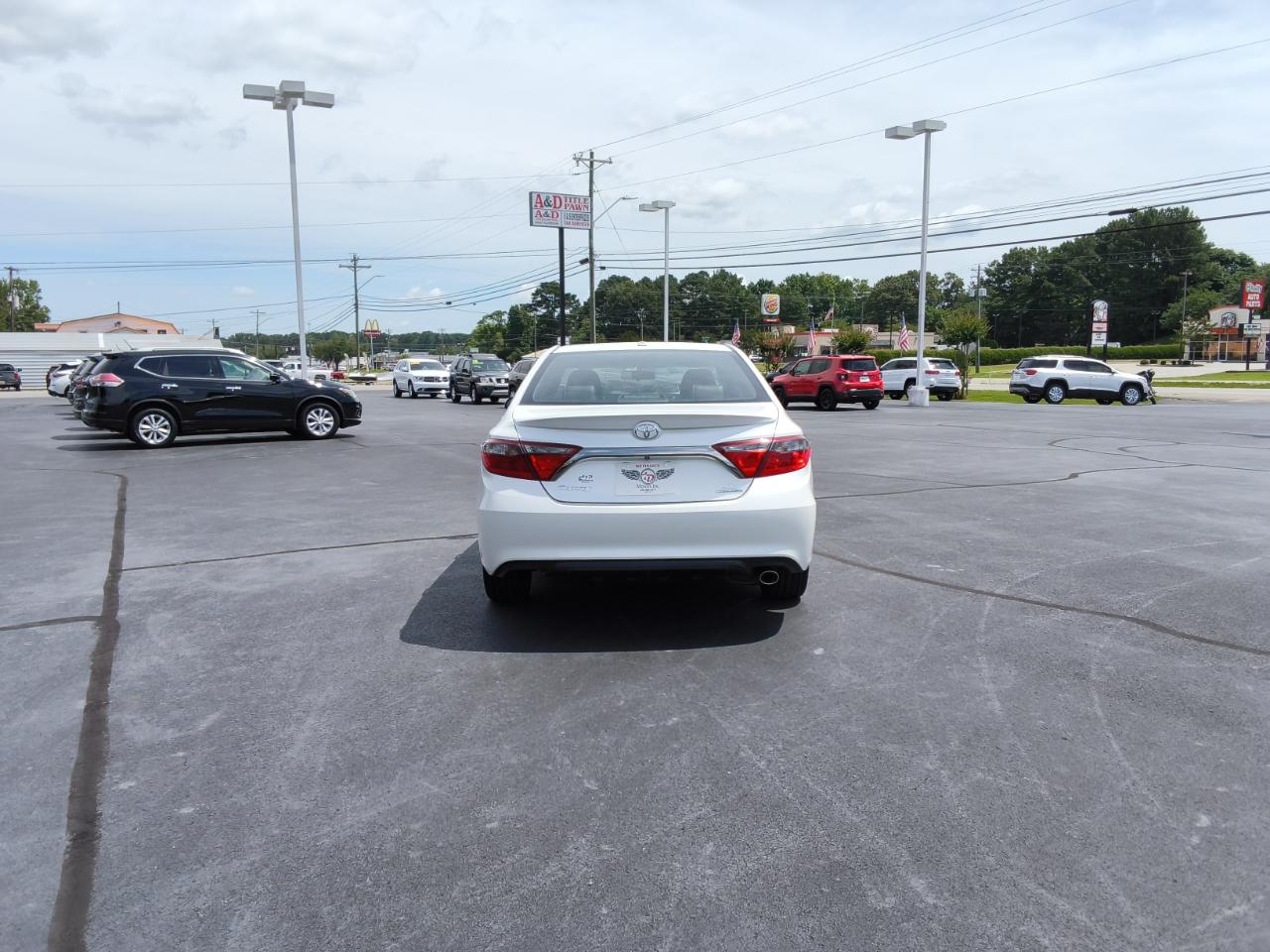 Toyota Camry 4dr Sdn I4 Auto SE w/Special Edition Pkg (Natl) 2016