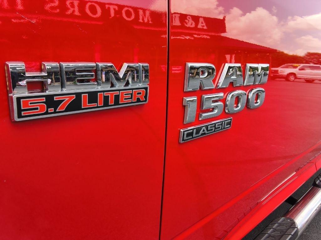 RAM 1500 Classic SLT 4x2 Crew Cab 6'4" Box 2019
