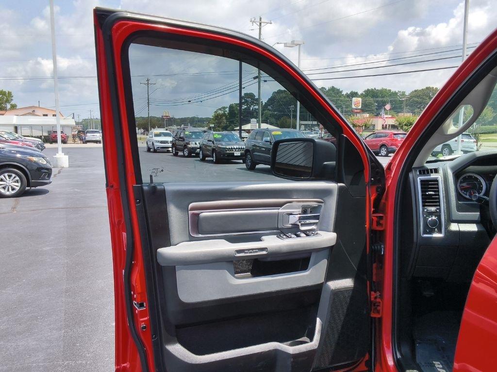 RAM 1500 Classic SLT 4x2 Crew Cab 6'4" Box 2019