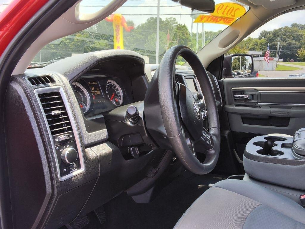 RAM 1500 Classic SLT 4x2 Crew Cab 6'4" Box 2019