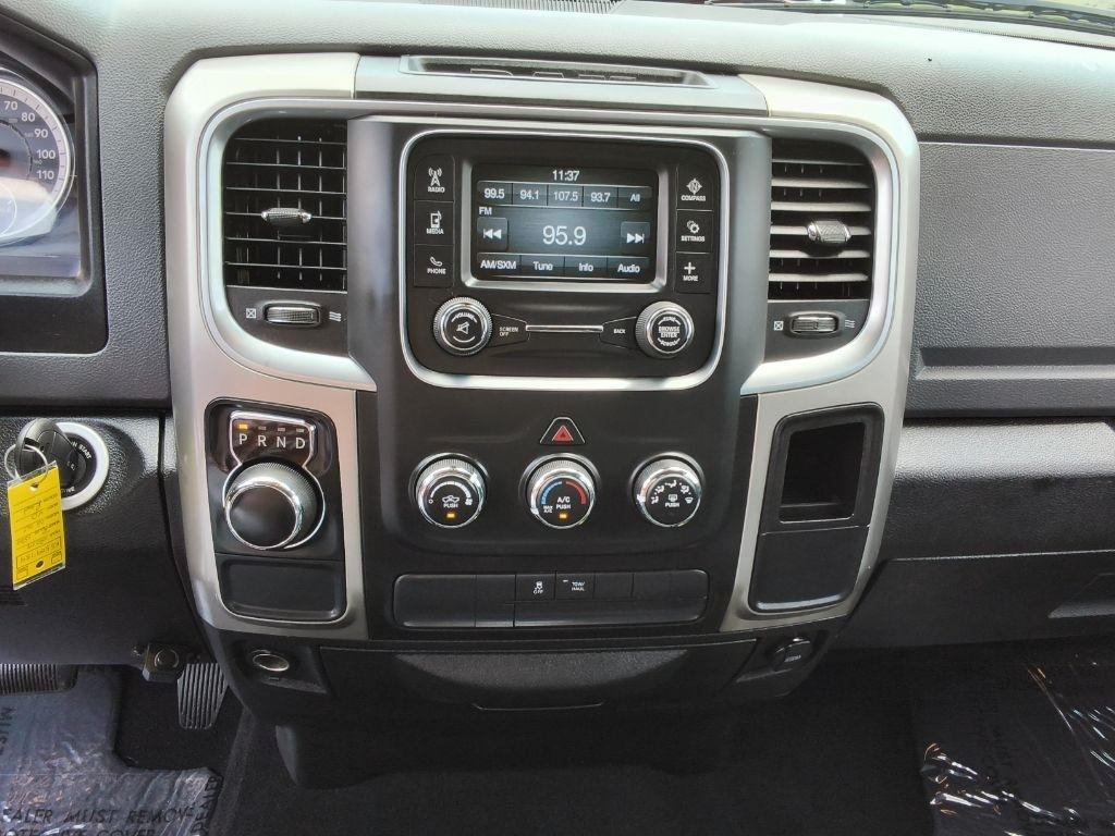 RAM 1500 Classic SLT 4x2 Crew Cab 6'4" Box 2019