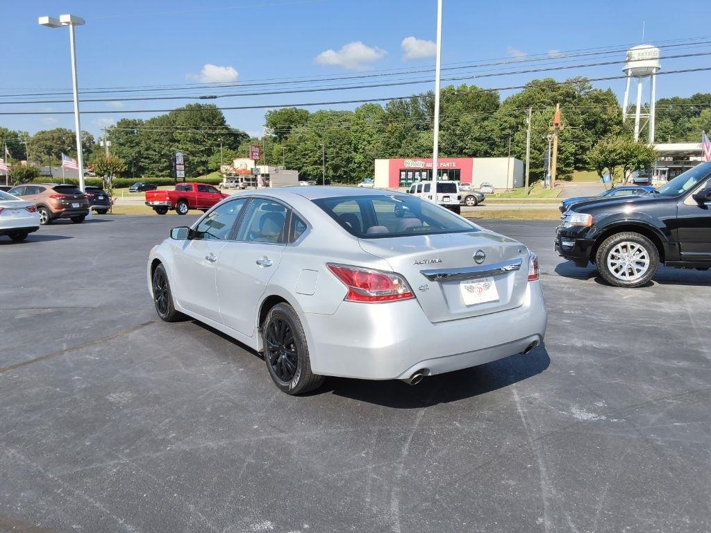 Nissan Altima 4dr Sdn I4 2.5 2015