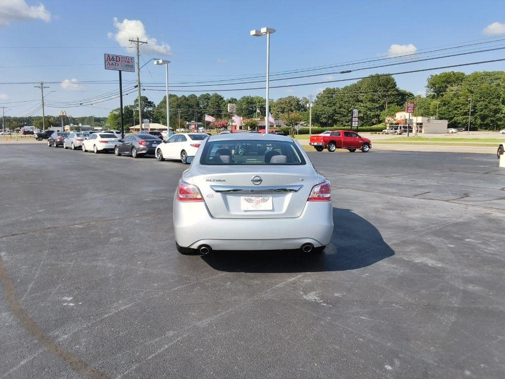 Nissan Altima 4dr Sdn I4 2.5 2015