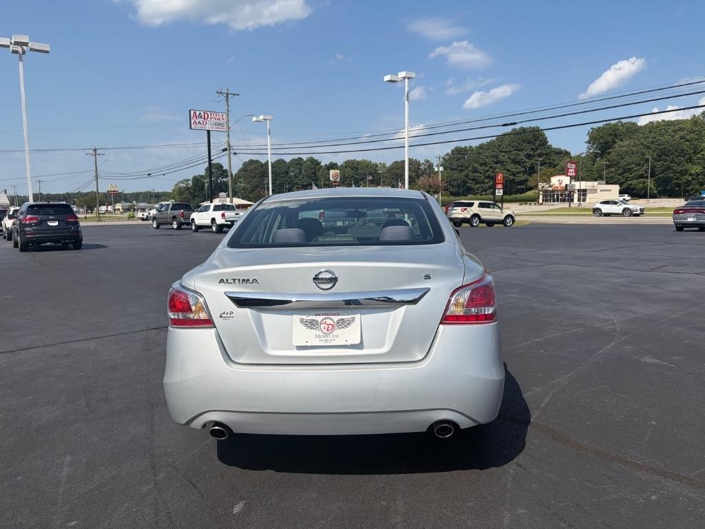 Nissan Altima 4dr Sdn I4 2.5 2015