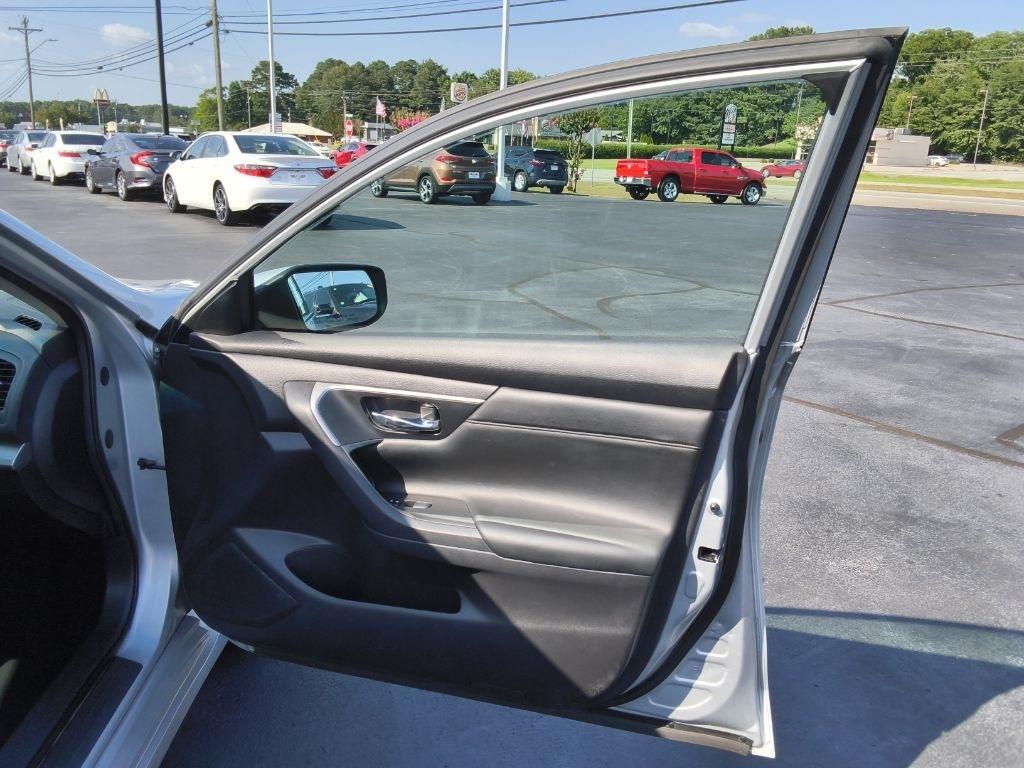 Nissan Altima 4dr Sdn I4 2.5 2015