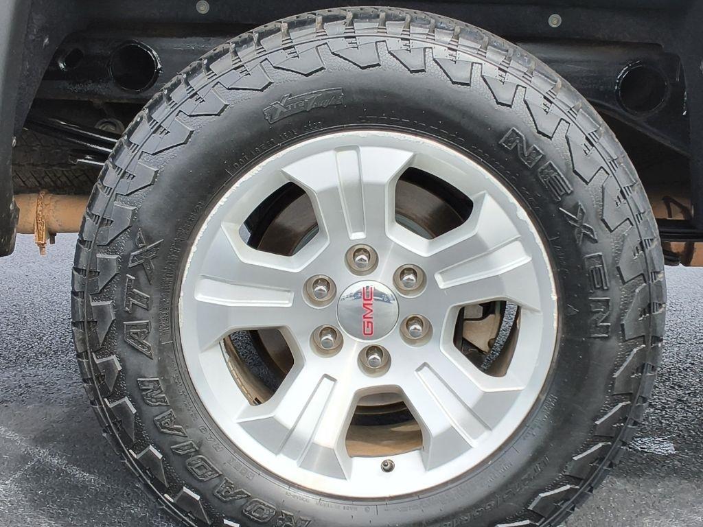 GMC Sierra 1500 4WD Crew Cab 143.5" SLE 2015