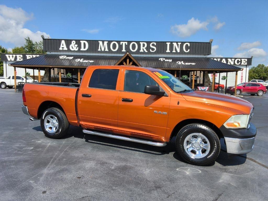 2010 Dodge Ram 1500 2WD Crew Cab 140.5" ST