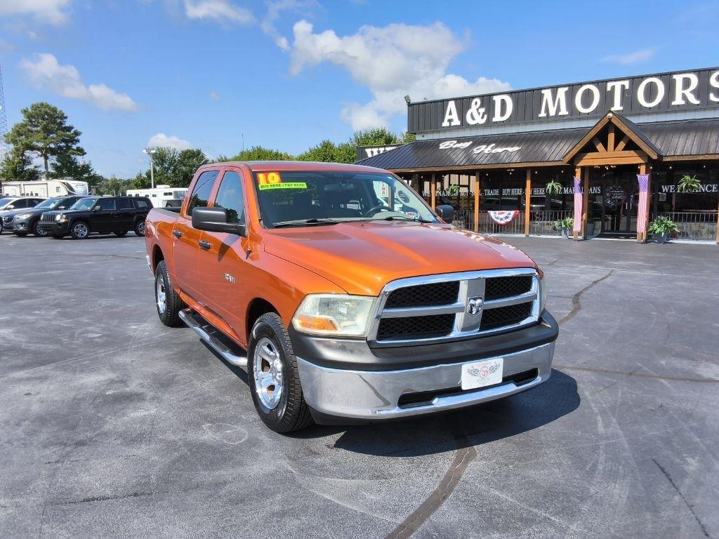 Dodge Ram 1500 2WD Crew Cab 140.5" ST 2010