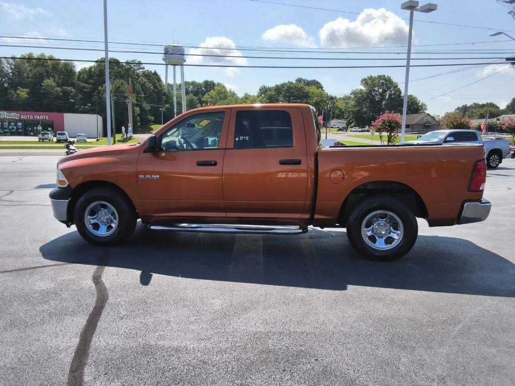 Dodge Ram 1500 2WD Crew Cab 140.5" ST 2010