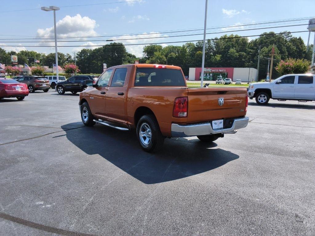 Dodge Ram 1500 2WD Crew Cab 140.5" ST 2010