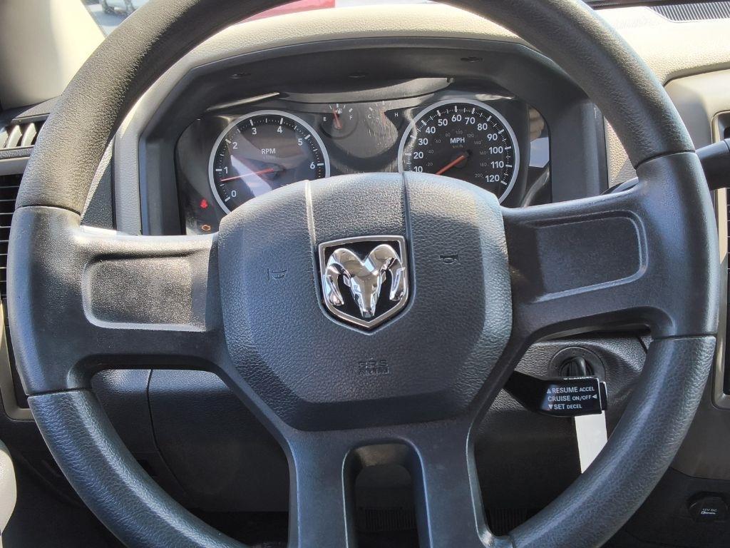 Dodge Ram 1500 2WD Crew Cab 140.5" ST 2010