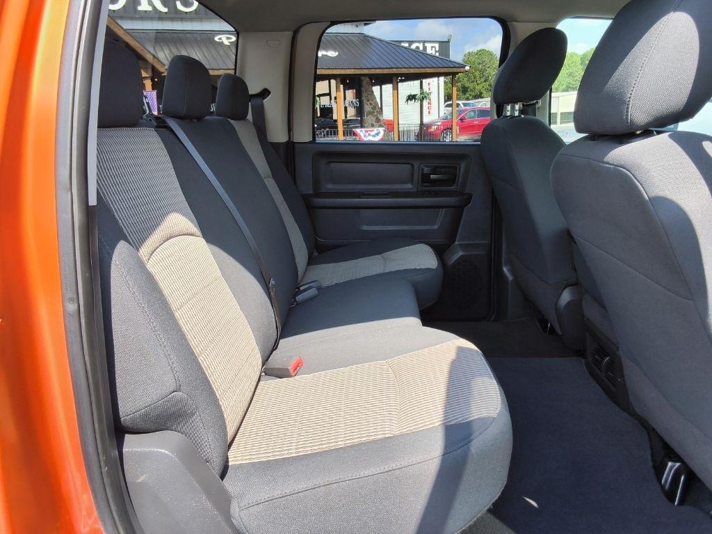 Dodge Ram 1500 2WD Crew Cab 140.5" ST 2010