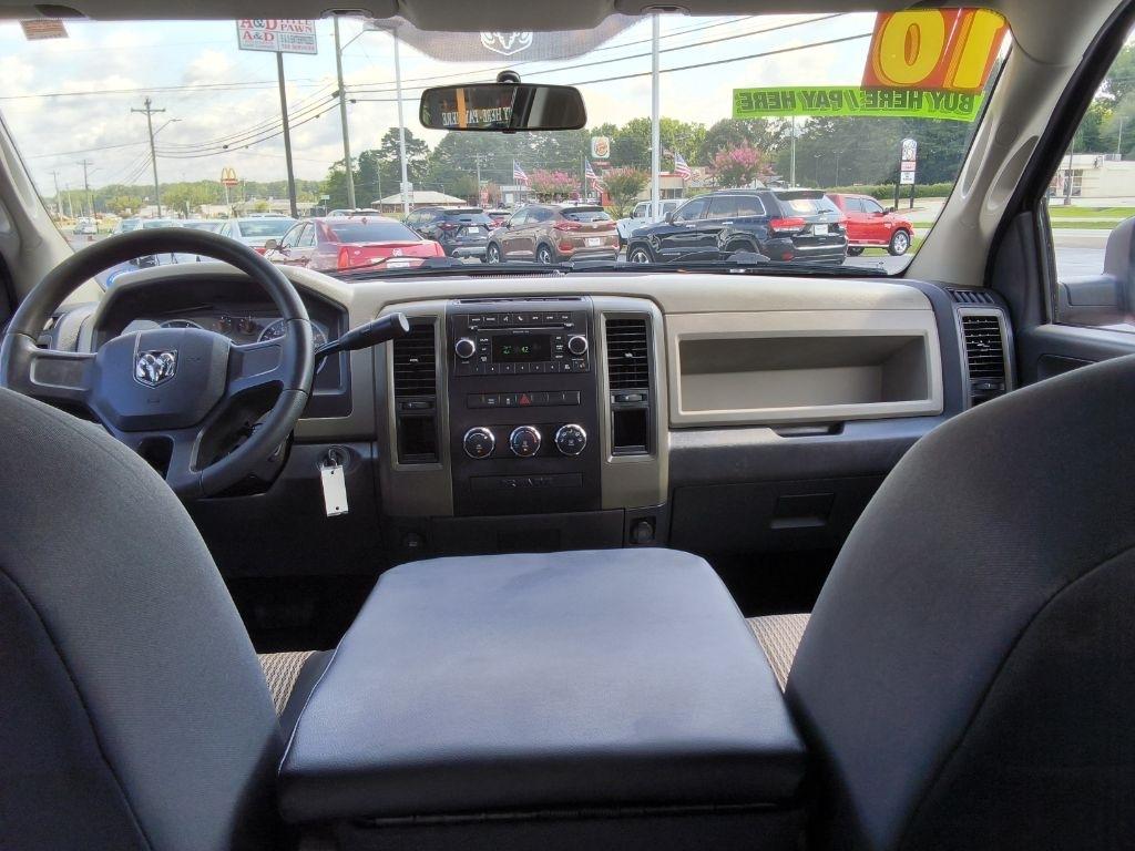 Dodge Ram 1500 2WD Crew Cab 140.5" ST 2010