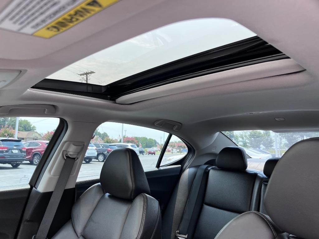 Acura TLX 4dr Sdn FWD V6 2015