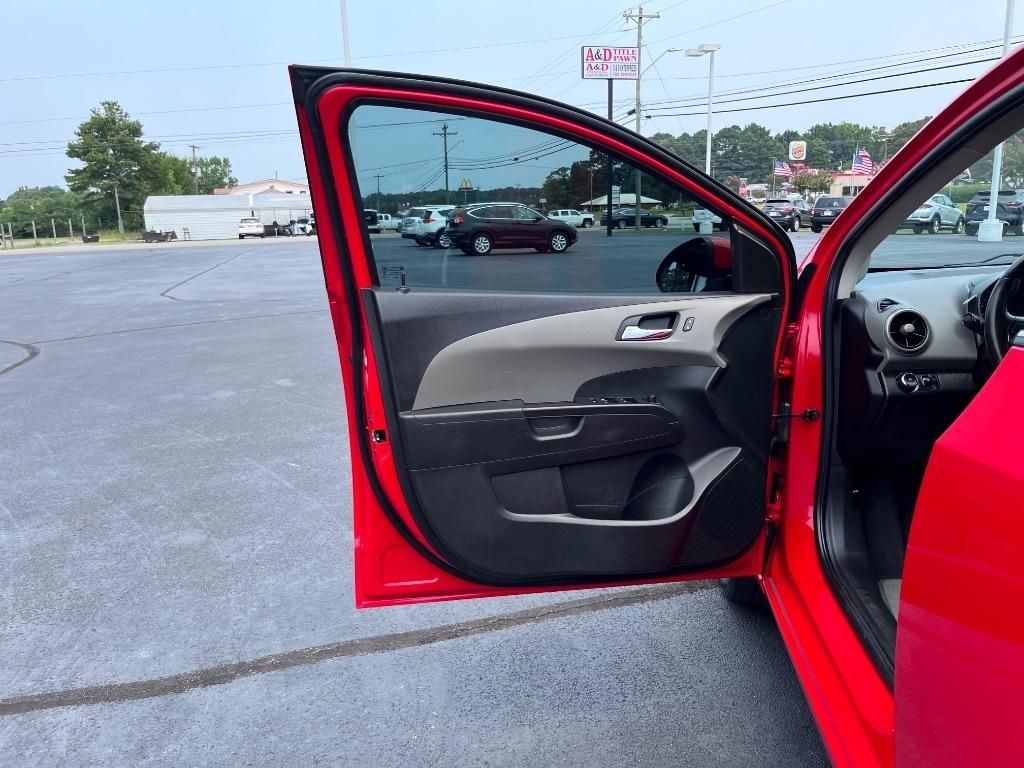 Chevrolet Sonic 5dr HB Auto LTZ 2015