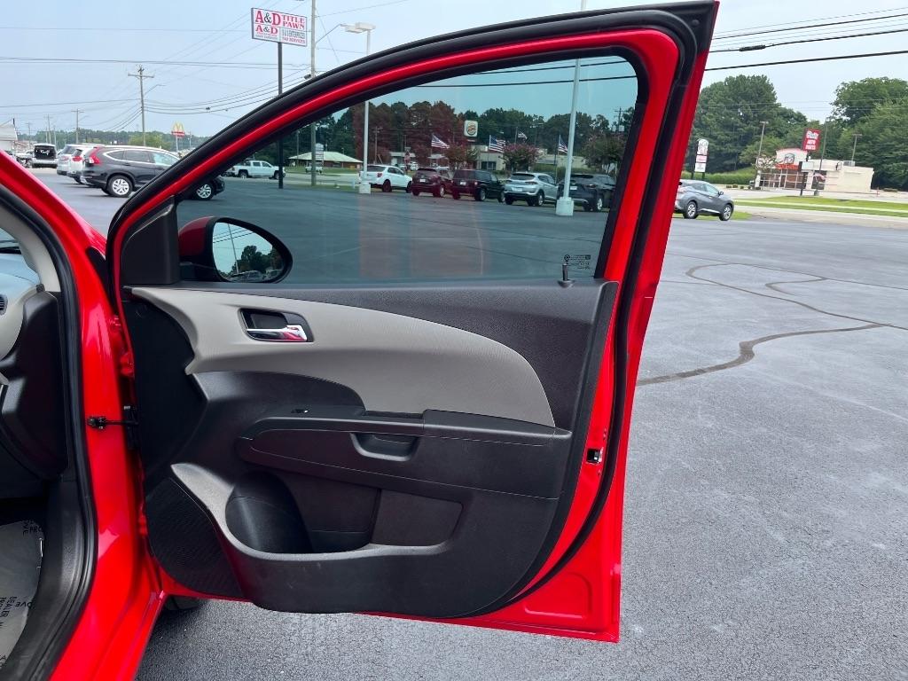 Chevrolet Sonic 5dr HB Auto LTZ 2015