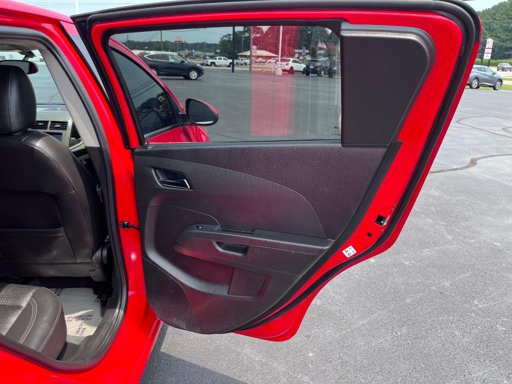 Chevrolet Sonic 5dr HB Auto LTZ 2015