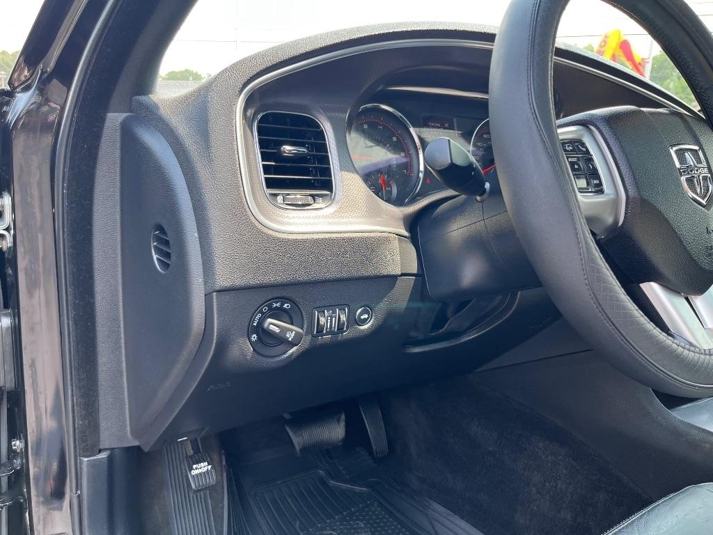 Dodge Charger 4dr Sdn SXT Plus RWD 2013
