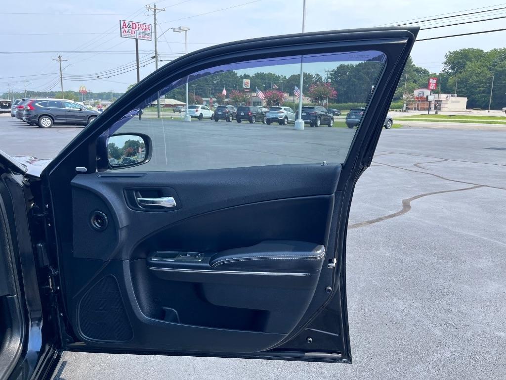 Dodge Charger 4dr Sdn SXT Plus RWD 2013