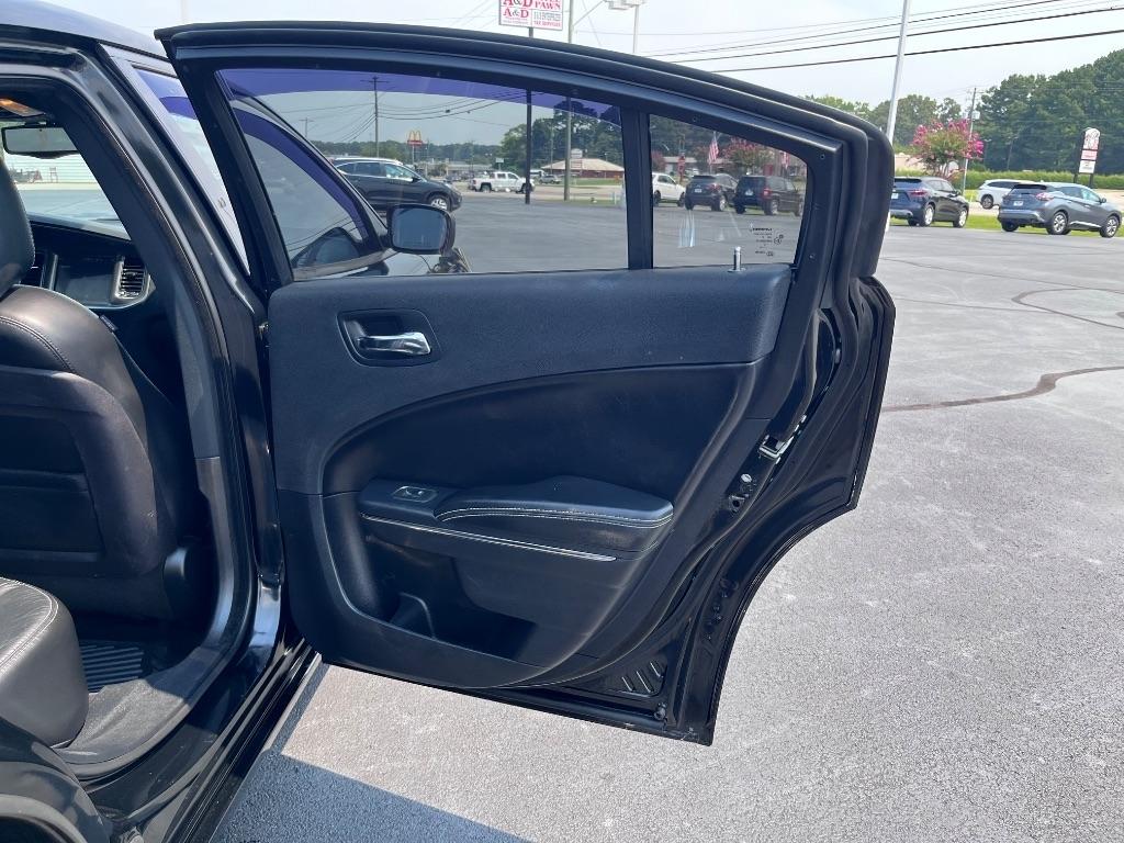 Dodge Charger 4dr Sdn SXT Plus RWD 2013