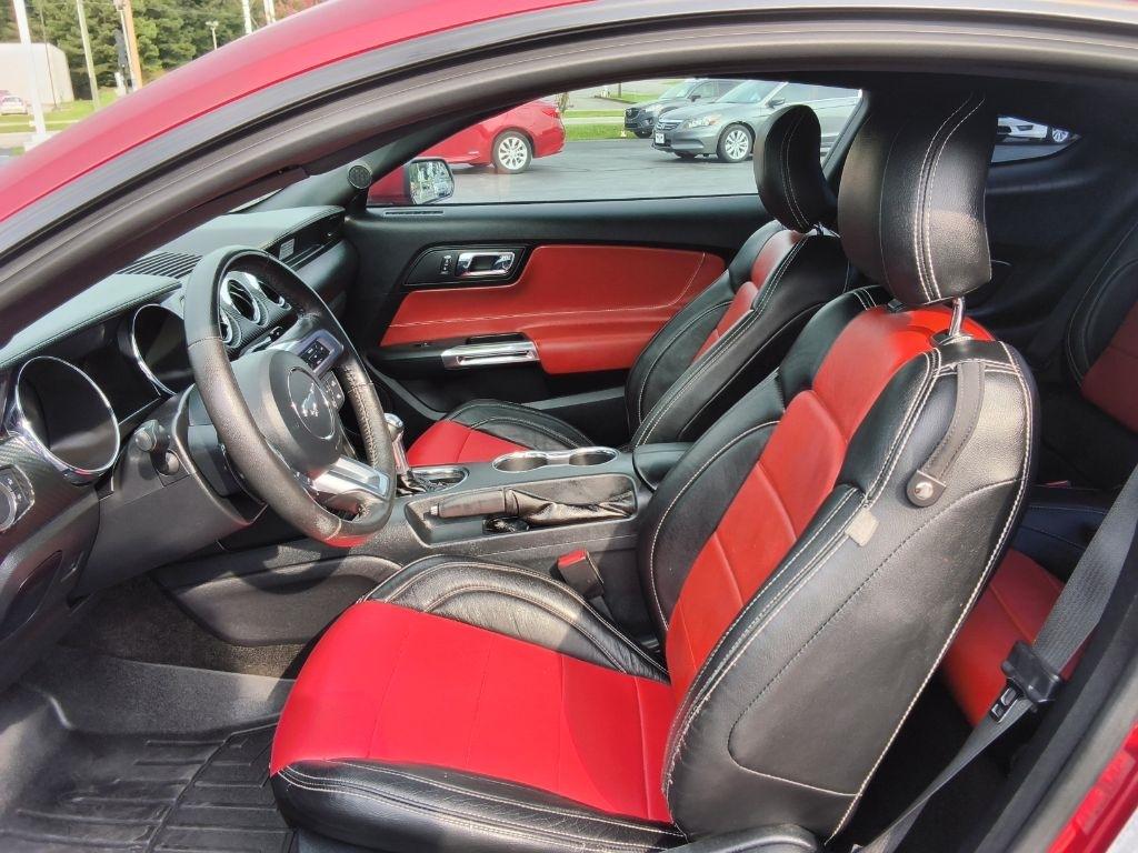 Ford Mustang 2dr Fastback V6 2016