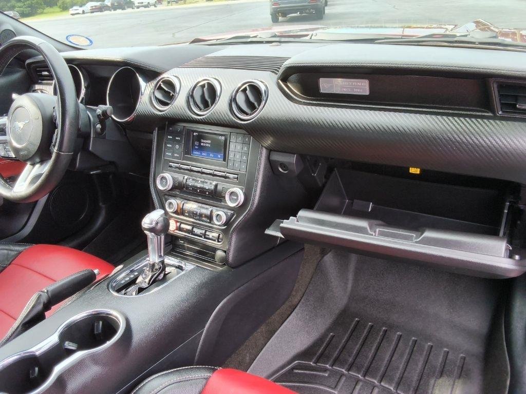 Ford Mustang 2dr Fastback V6 2016