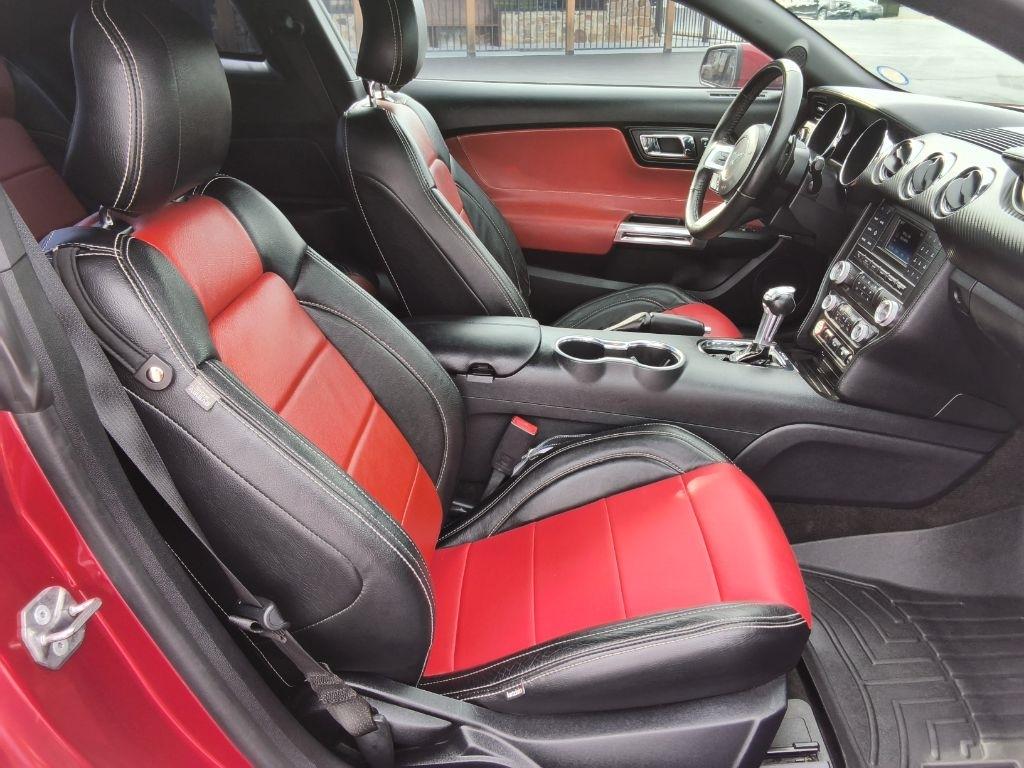 Ford Mustang 2dr Fastback V6 2016