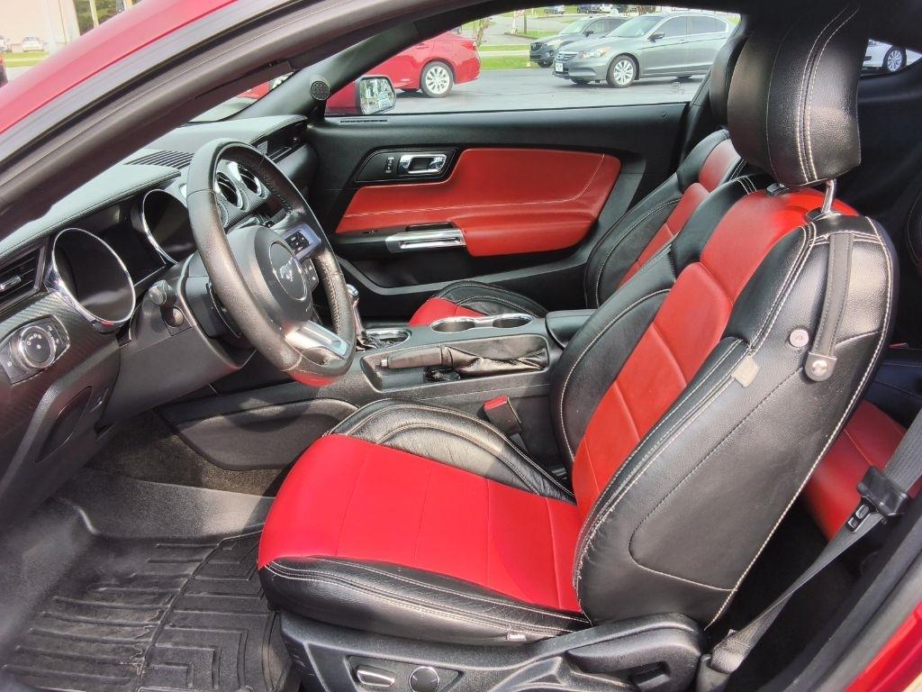 Ford Mustang 2dr Fastback V6 2016