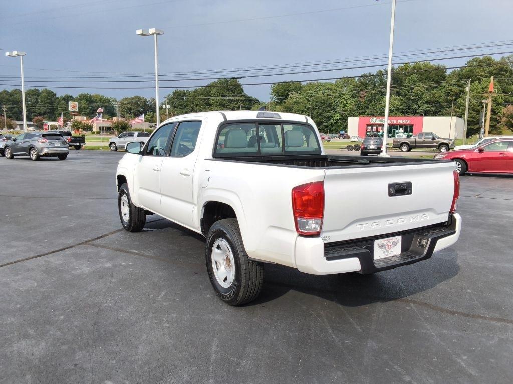 Toyota Tacoma SR5 Double Cab 5' Bed I4 4x2 AT (Natl) 2017