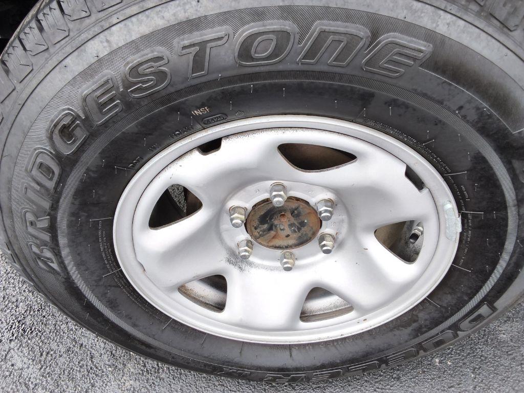 Toyota Tacoma SR5 Double Cab 5' Bed I4 4x2 AT (Natl) 2017