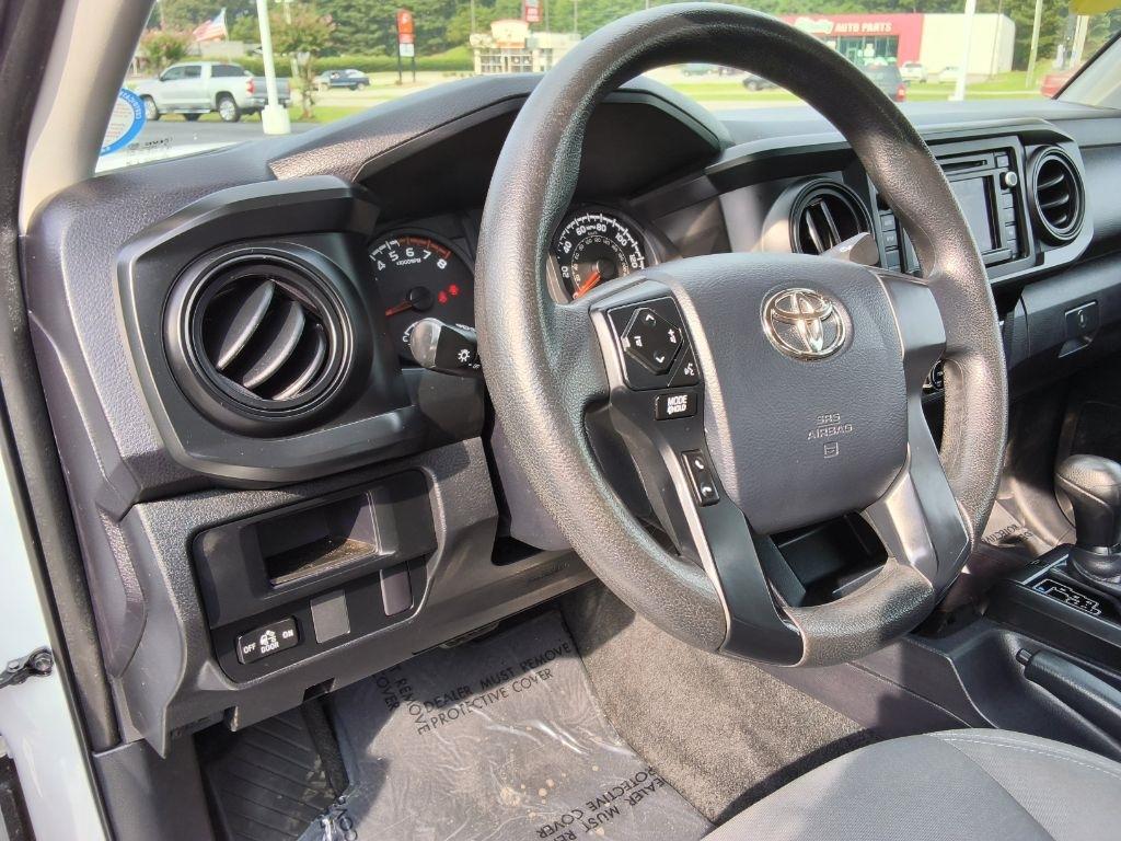 Toyota Tacoma SR5 Double Cab 5' Bed I4 4x2 AT (Natl) 2017