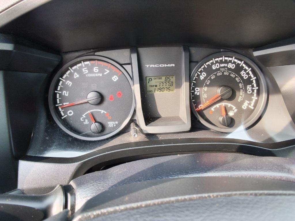 Toyota Tacoma SR5 Double Cab 5' Bed I4 4x2 AT (Natl) 2017
