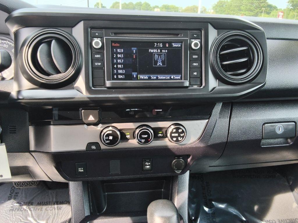 Toyota Tacoma SR5 Double Cab 5' Bed I4 4x2 AT (Natl) 2017