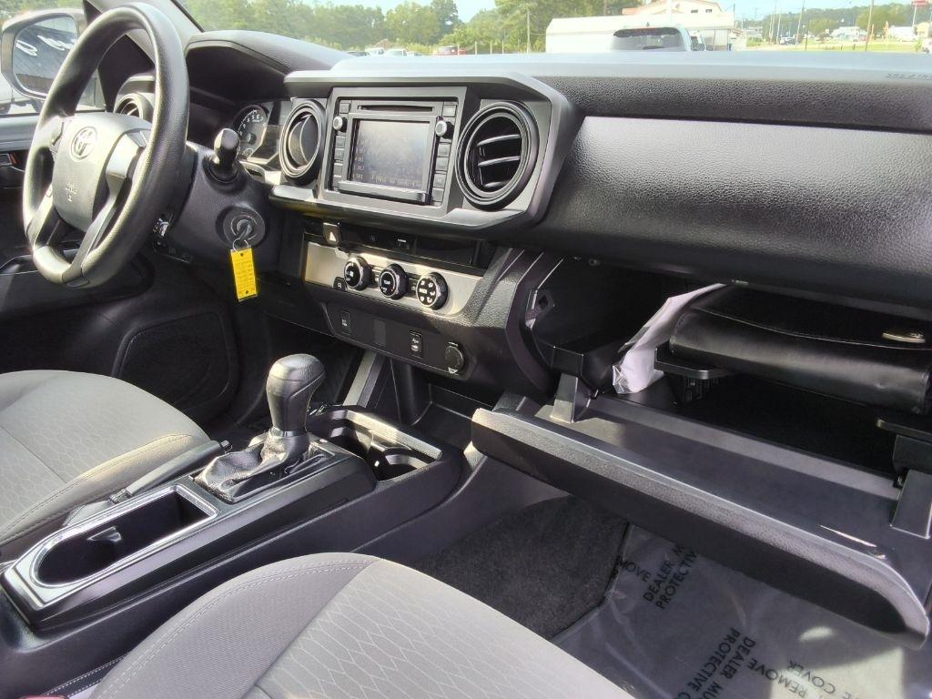 Toyota Tacoma SR5 Double Cab 5' Bed I4 4x2 AT (Natl) 2017
